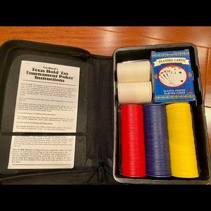 Cardinal's Texas Hold 'Em Poker Set